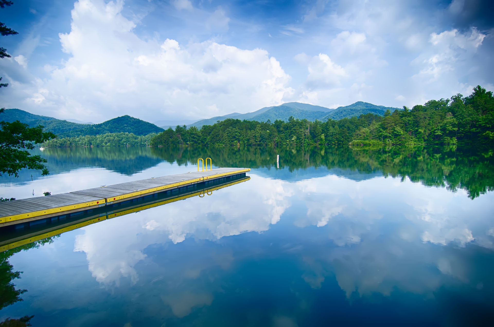 lake santeetlah in great smoky mountains lake santeetlah in great smoky mountains