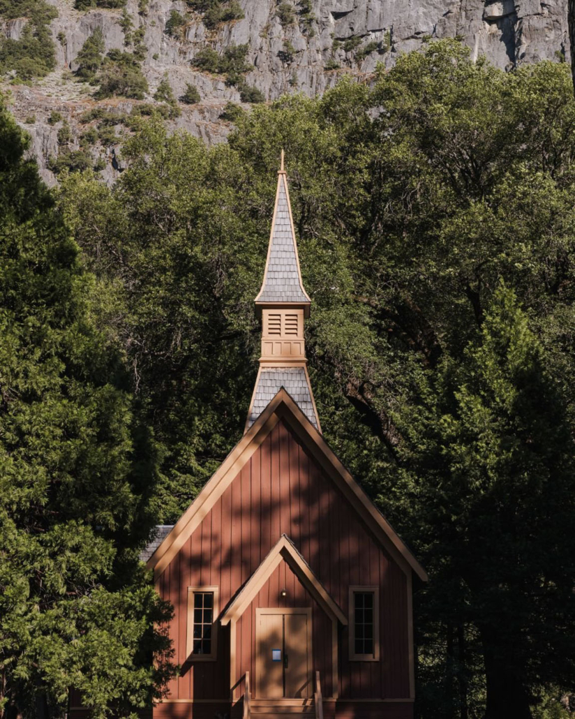 calitrips_red-chapel-surrounded-by-trees Calitrips Red Chapel Surrounded By Trees