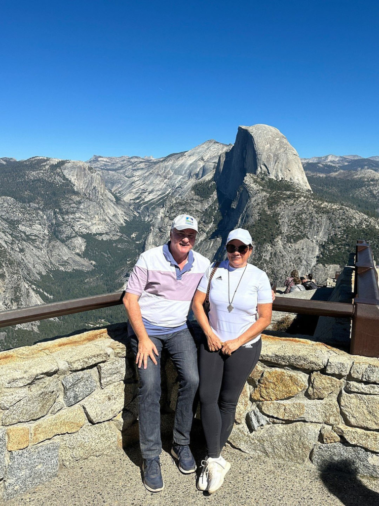 calitrips_yosemite-glacier-point-couple Calitrips Yosemite Glacier Point Couple
