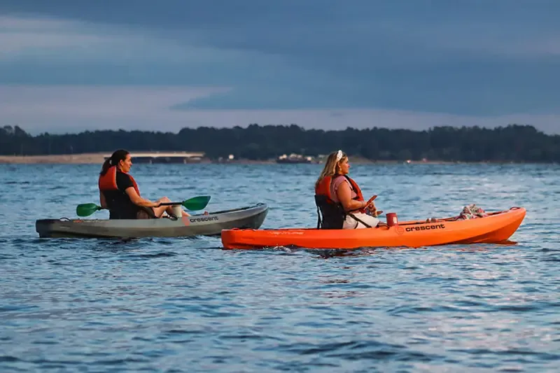 carolinaoutdooradventures_kayakers-congaree-river-south-carolina