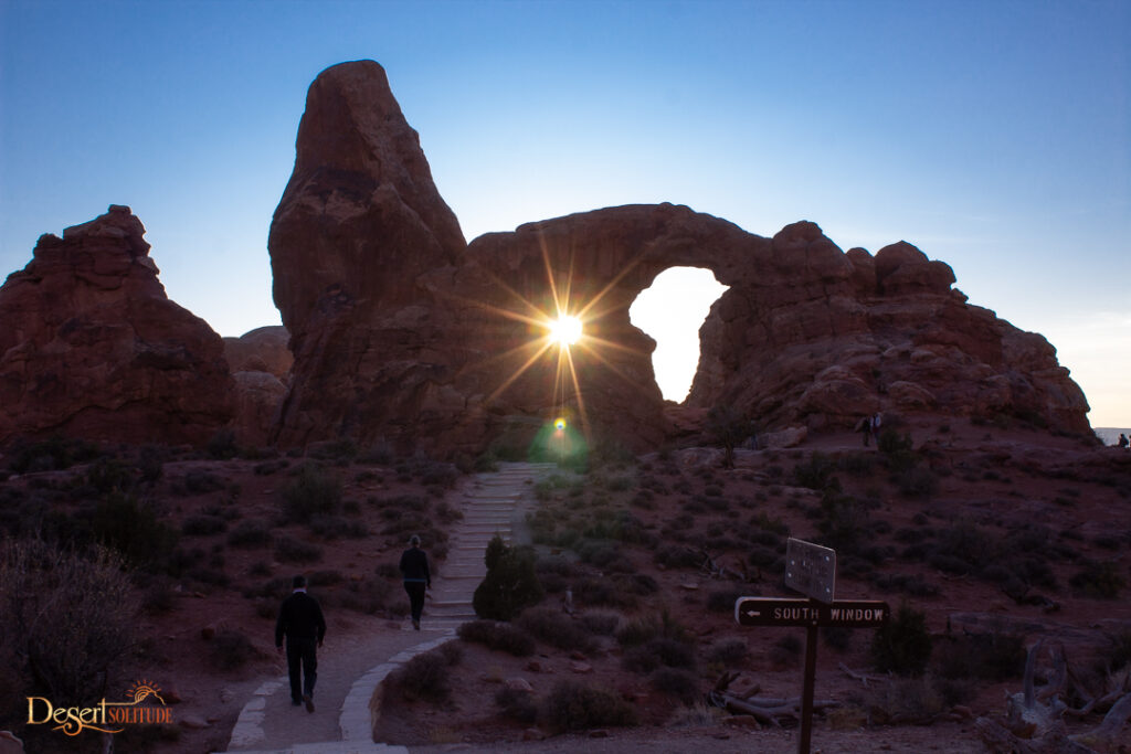 3 Day Arches, Canyonlands & Goblin Valley Tour — Arches; Canyonlands Desertsolitude Sunrise South Window Arch