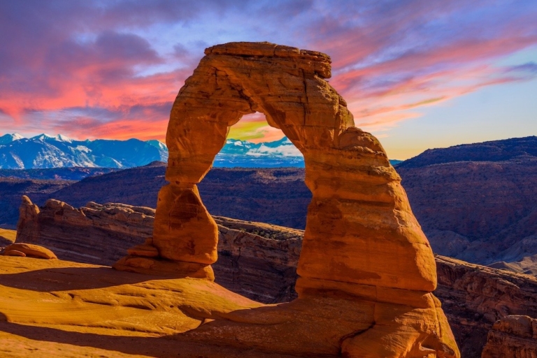 iconic, rock, arch, at, sunset Discoverytreks Iconic Rock Arch At Sunset