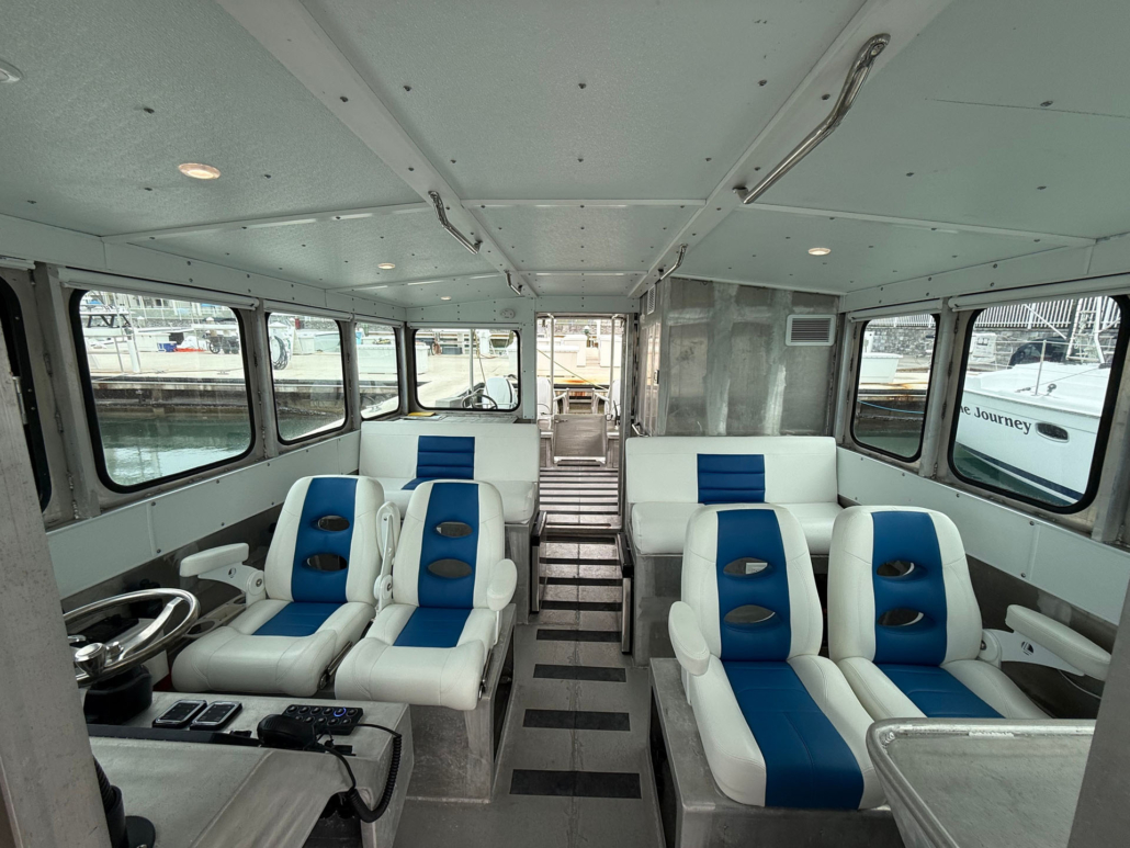 finzdivecenter_interior-boat-seating-dry-tortugas Finzdivecenter Interior Boat Seating Dry Tortugas