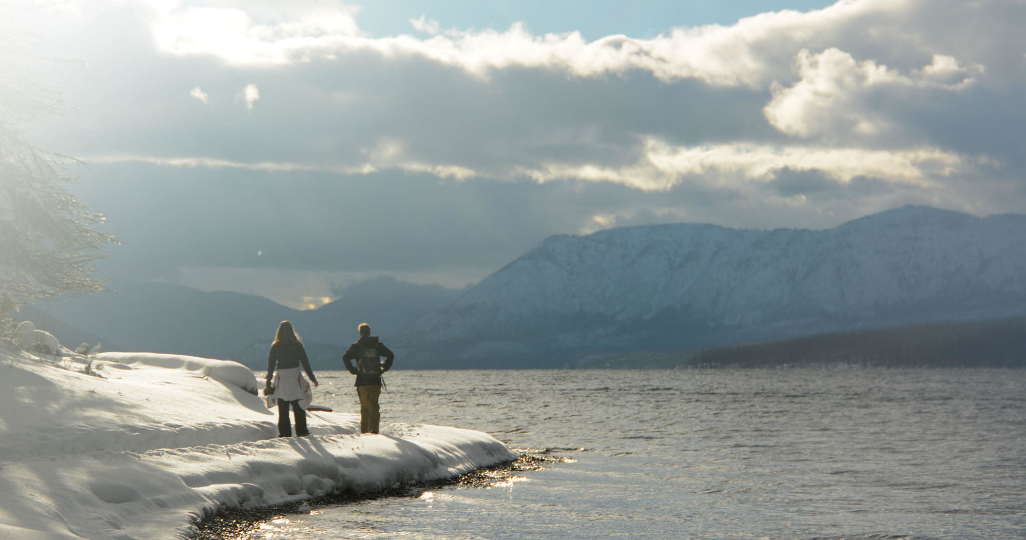 Snowshoeing — Glacier Glacieradventureguides Snowshoeing Glacier Lake Mountains