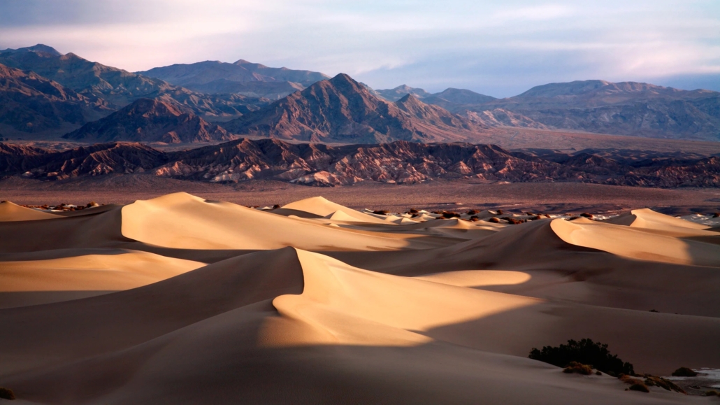 Death Valley and Mojave Desert VIP Tour From Las Vegas — Death Valley Marvittours Sand Dunes Mountains Death Valley