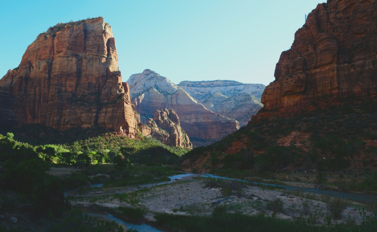 marvittours_zion-canyon-red-rocks-river Marvittours Zion Canyon Red Rocks River