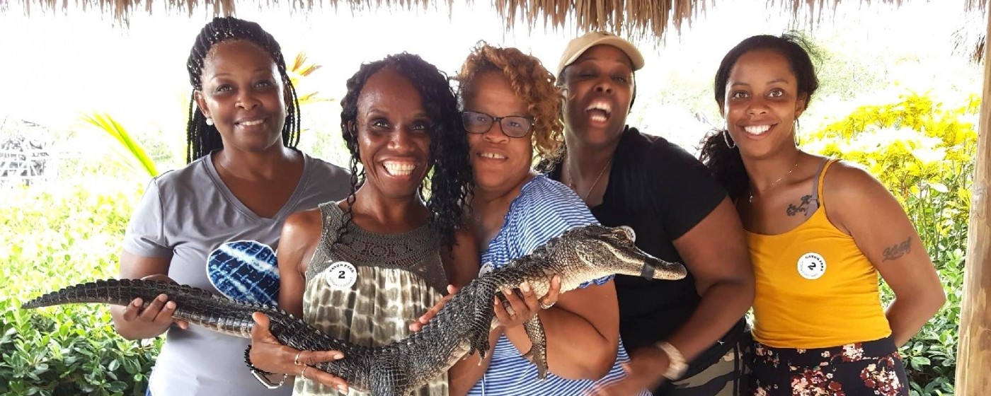 Miamitourcompany Friends Posing With A Crocodile
