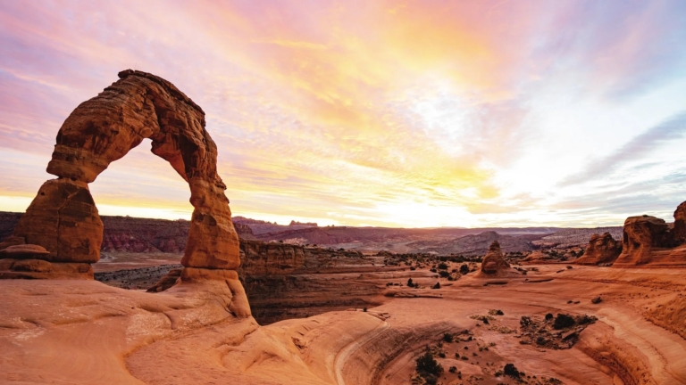 Moabluxurytours Iconic Rock Arch During Sunset