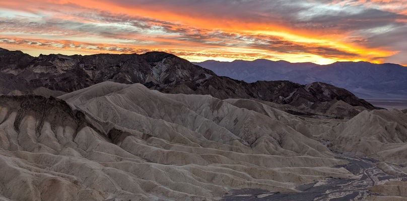 stunning, sunset, over, rugged, mountain, terrain Mojavewavellc Stunning Sunset Over Rugged Mountain