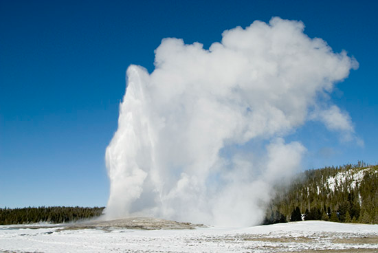 scenicsafariswinter_old-faithful-going-off Scenicsafariswinter Old Faithful Going Off