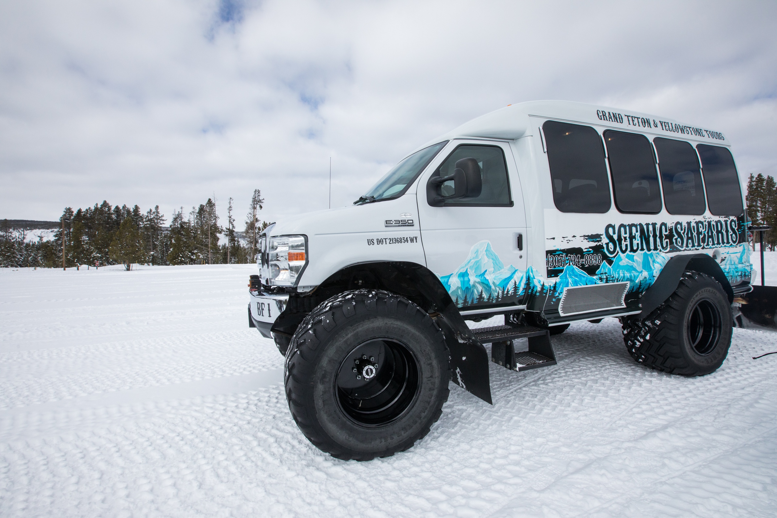 Yellowstone Snowcoach Tour • Old Faithful — Yellowstone Scenicsafariswinter Snowcoach Yellowstone Snow Tour