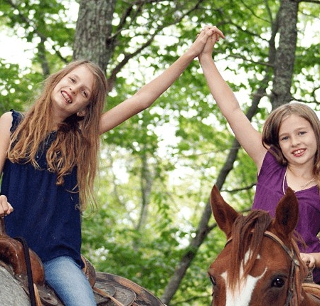 Smokymountaintrailrides Two Girls Celebrating Their Friendship
