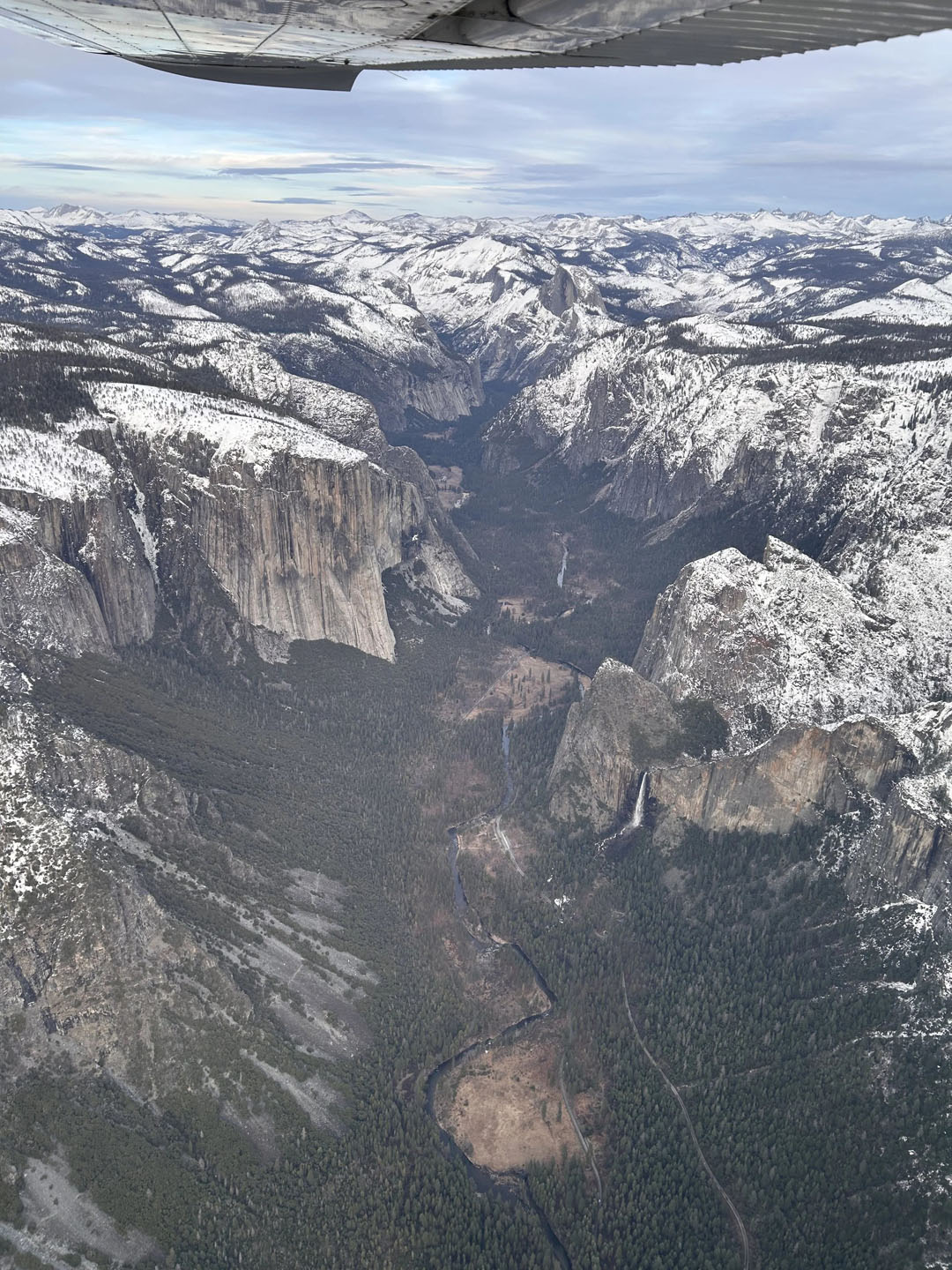 yosemiteflights-aerial-view-of-a-canyon Yosemiteflights Aerial View Of A Canyon