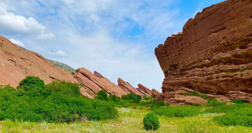 explorerdenvertours_denver-foothills-tour-red-rocks-foothills-greenery