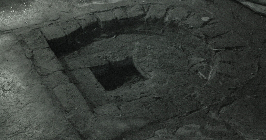 fortcollinstours_the-fort-collins-ghost-tour-brick-structure-dark-floor