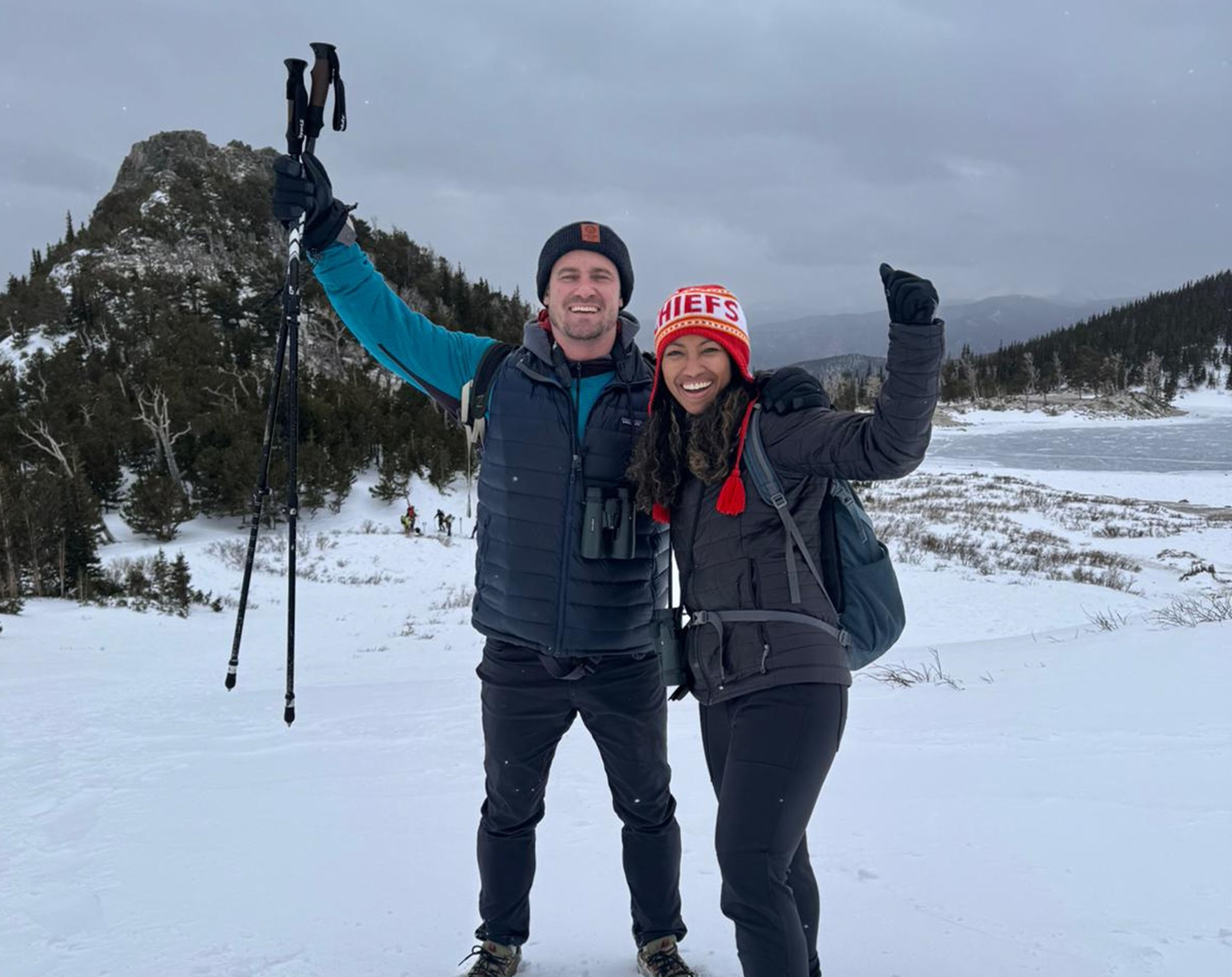 gobirdingman_high-country-hike-and-hot-spring-soak-hikers-snowy-mountain-lake