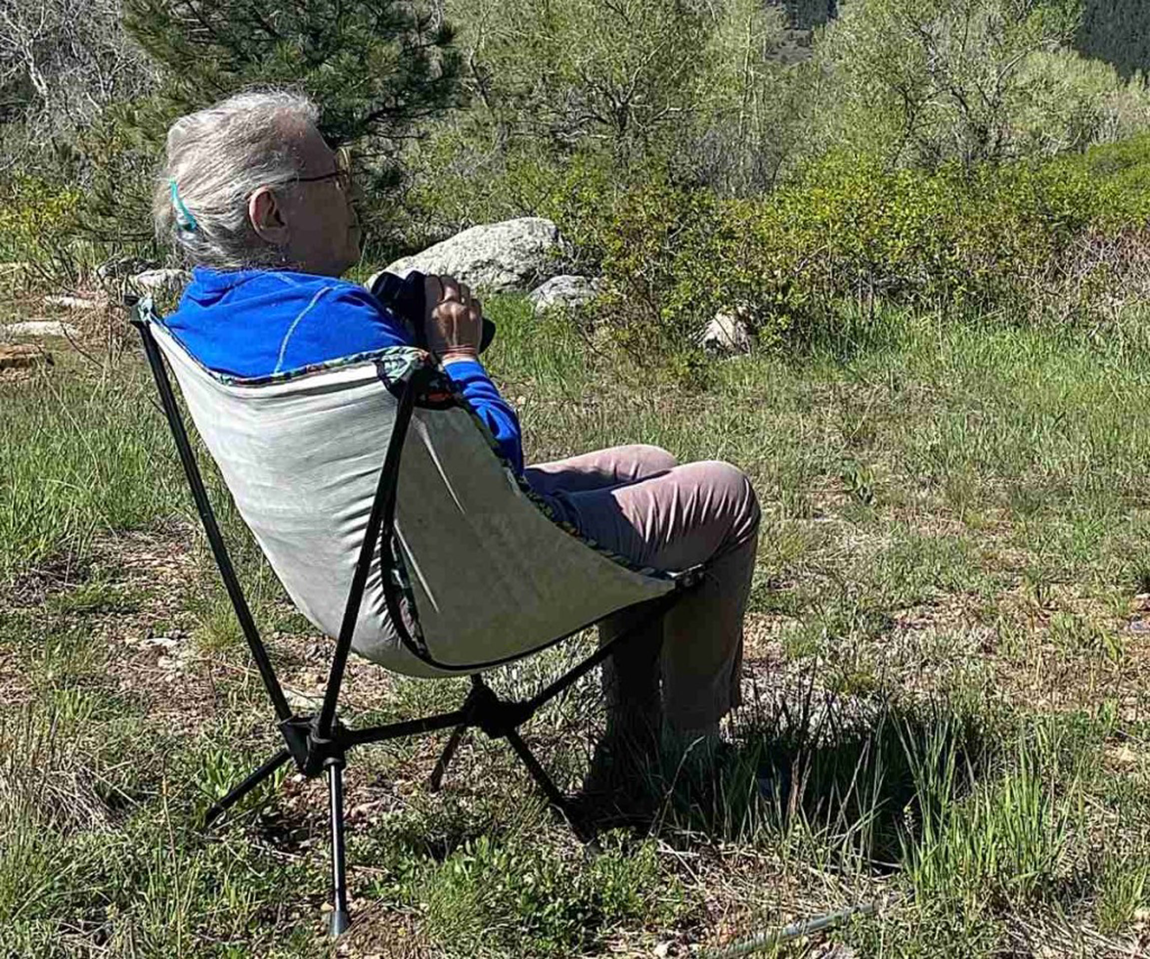 gobirdingman_reduced-mobility-birding-person-chairs-grass-birdwatching-colorado