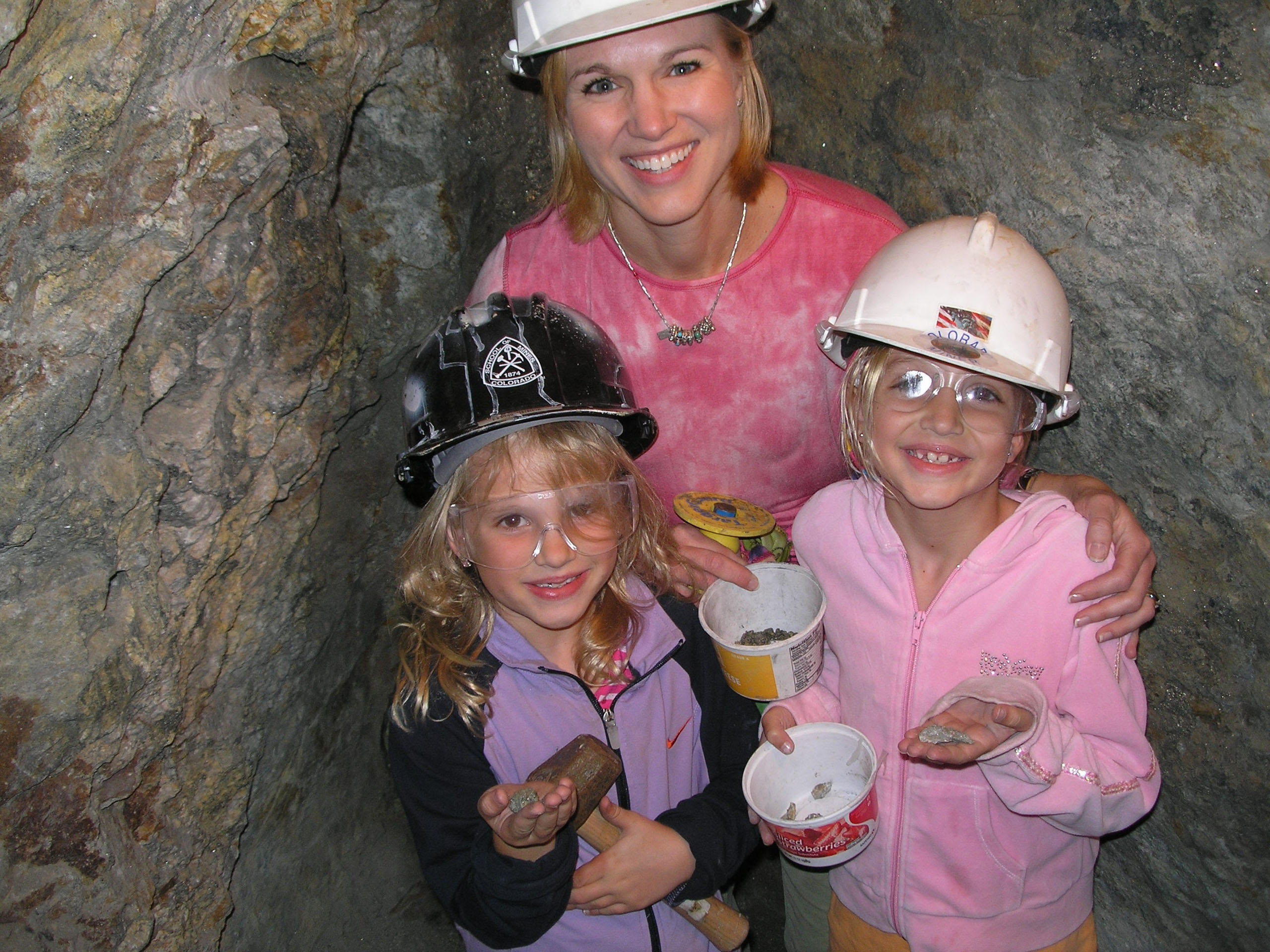 hideegoldmine_underground-real-gold-ore-tour-with-hand-gold-ore-tour-miners-children-helmets