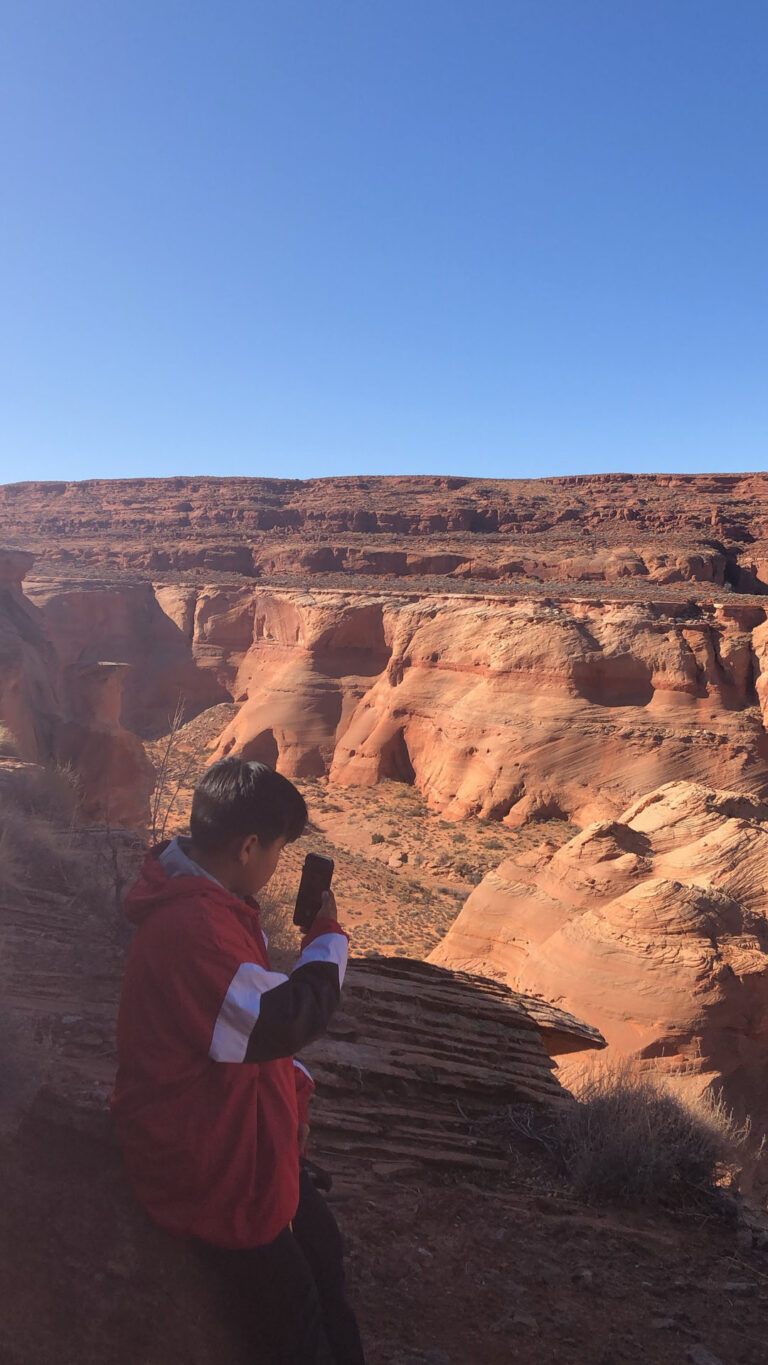 hikingslotcanyons_rams-head-canyon-partial-hike-hiker-red-rock-canyon-sky