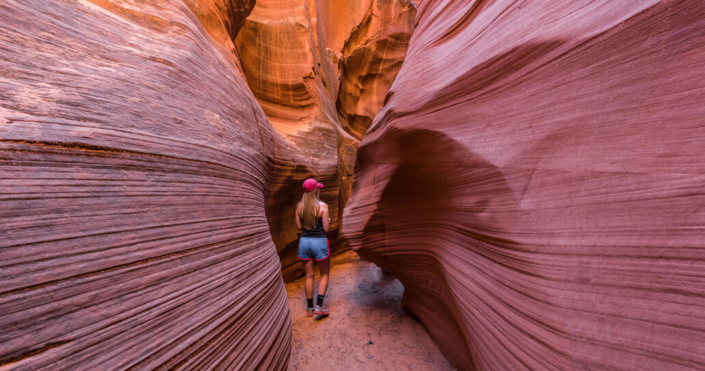 horseshoebendtours_combo---secret-antelope-canyon-horseshoe-antelope-canyon-woman-red-rocks