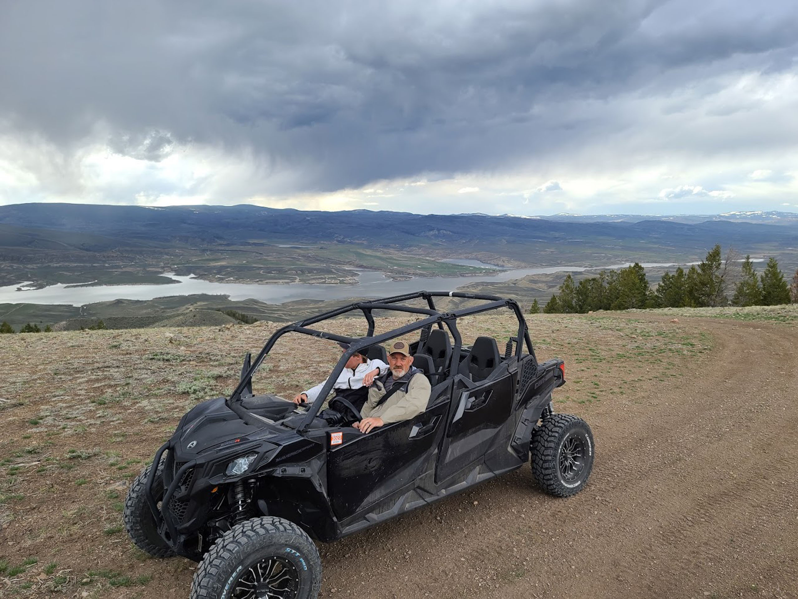 mysnowmobiletour_kremmling-guided-atv-utv-tours-utv-passengers-mountain-view