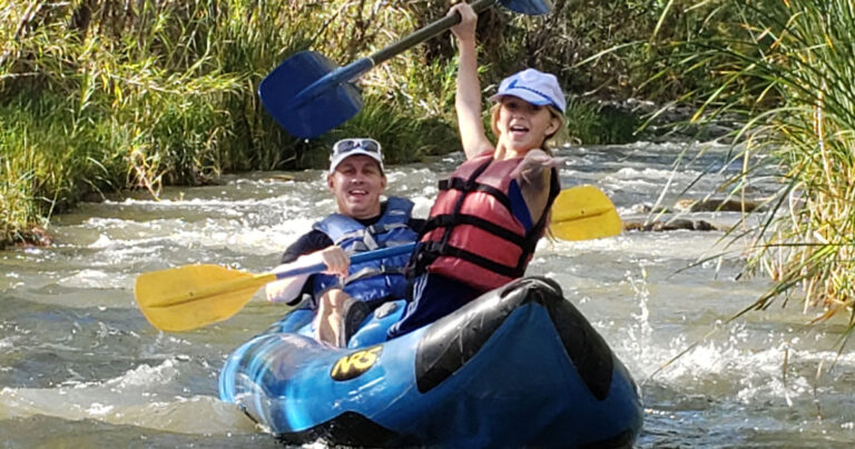 oactours_kayak-tour-on-the-verde-river-kayakers-verde-river-splashing-2