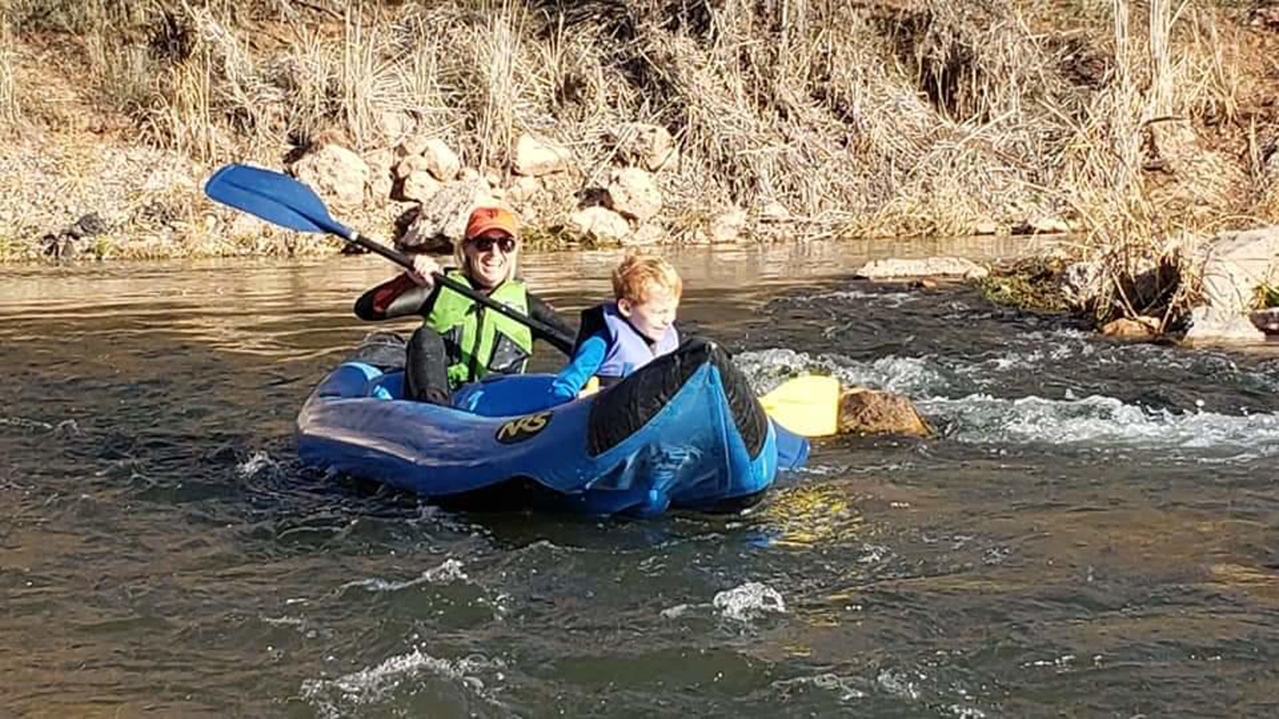 oactours_polar-bear-float-winter-kayak-tour-kayakers-blue-kayak-river-2