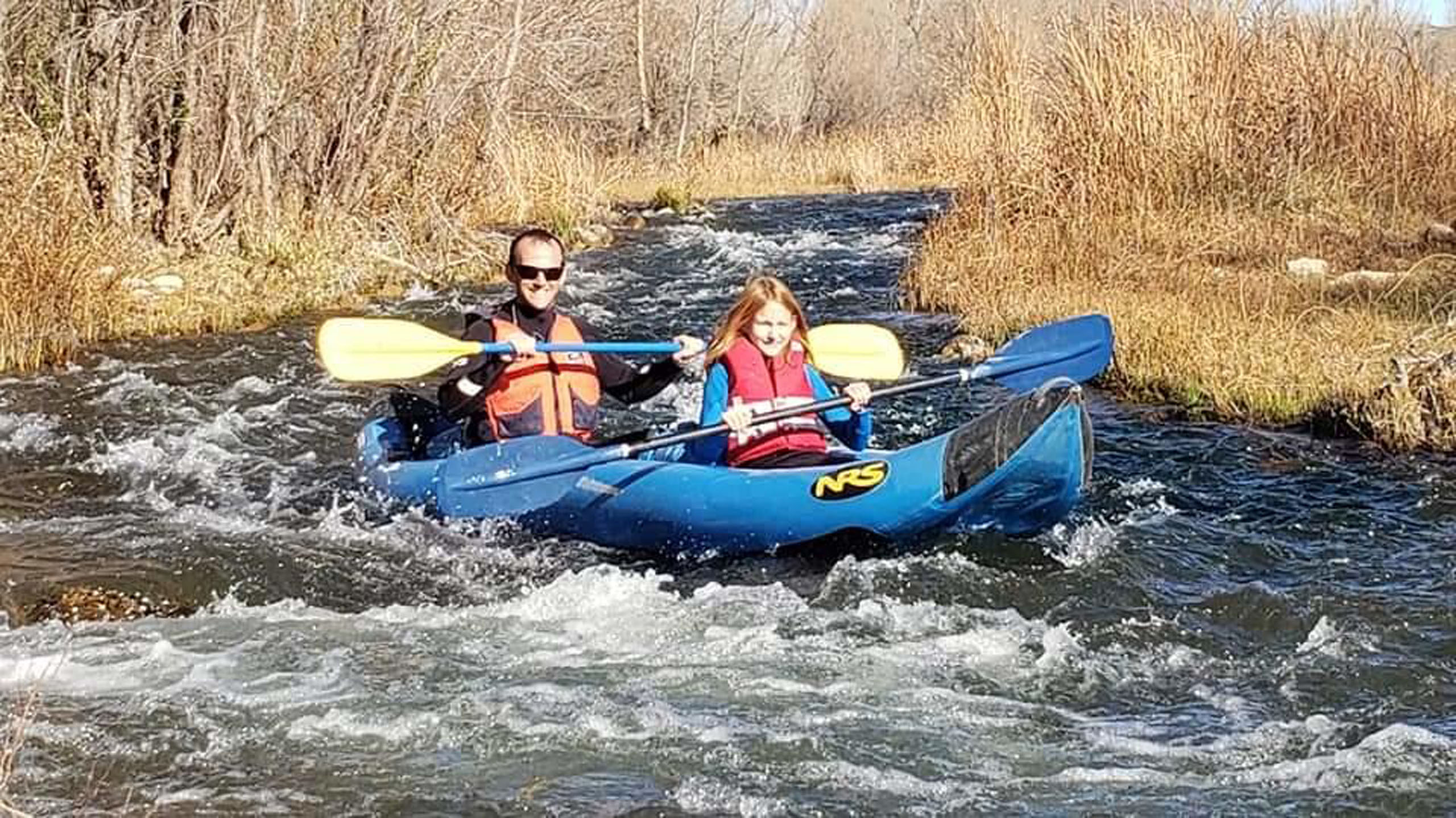 oactours_polar-bear-float-winter-kayak-tour-kayakers-blue-kayak-river-rapids