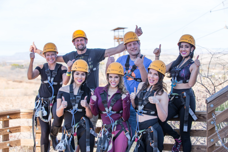 predatorzipline_group-smiling-on-tour_9305