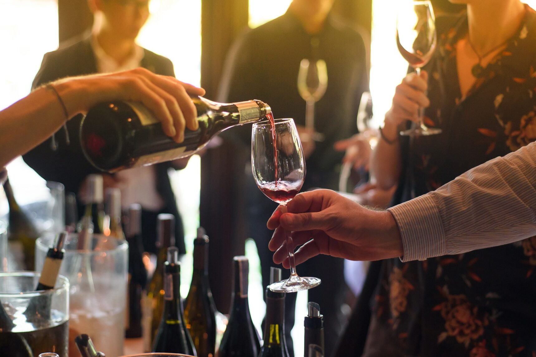 thehillsidevineyard_blendings-wine-experience-pouring-wine