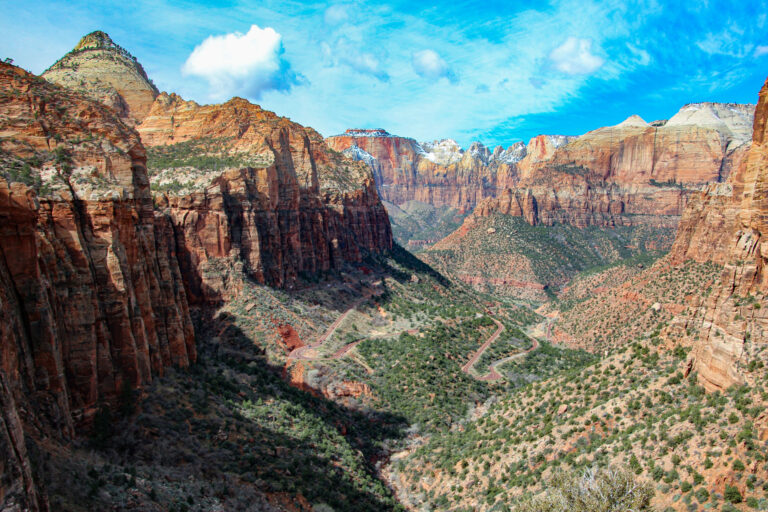 vermilioncliffs_famous-zion-narrows-guided-hike-with-all-zion-canyon-red-rocks-sky