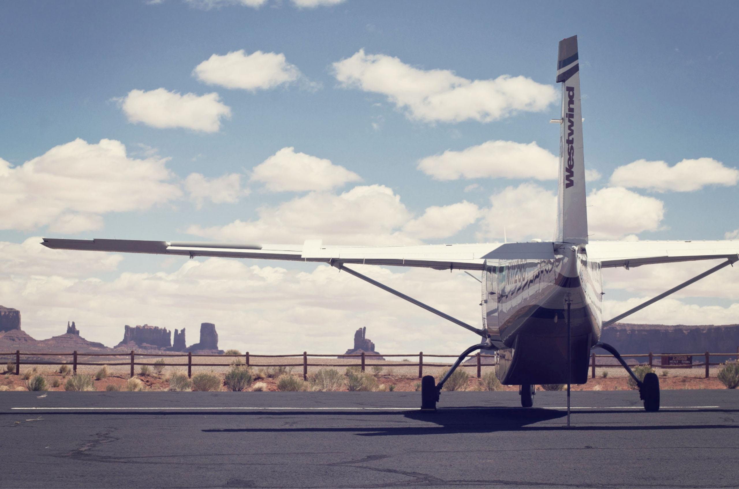 westwindairservice_ultimate-tour-of-northern-arizona-from-f-airplane-desert-monuments-clouds